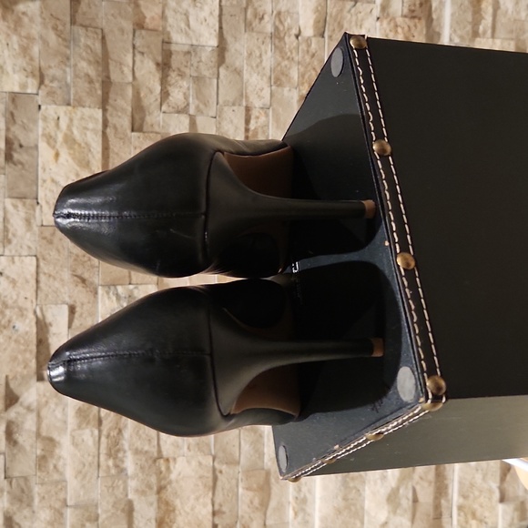 NWT Sole Society Luneira Heels 8.5M Black Leather Pointy Toe 3.5" Pump S… - Picture 7 of 8